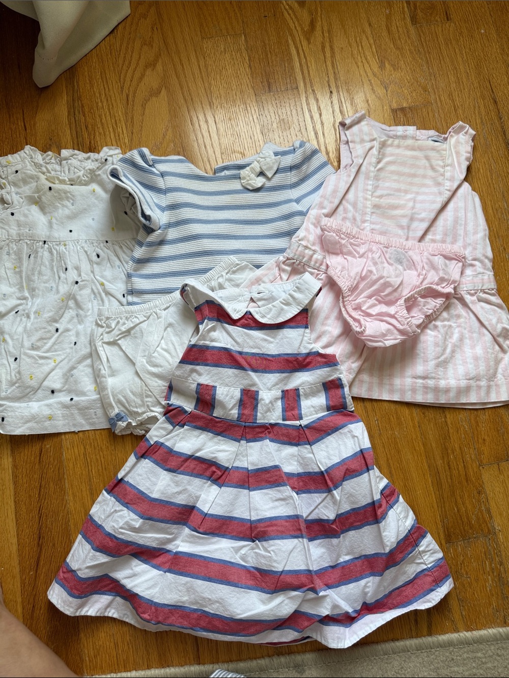 Janie‎ and Jack Baby Girl Dress Bundle Size 3-6m
Lot of 4 Read Minor Stains